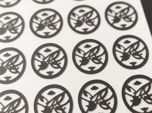 Déantúsaíocht a Chumasú le Rialaitheoir Chliste Gearradh Léasair